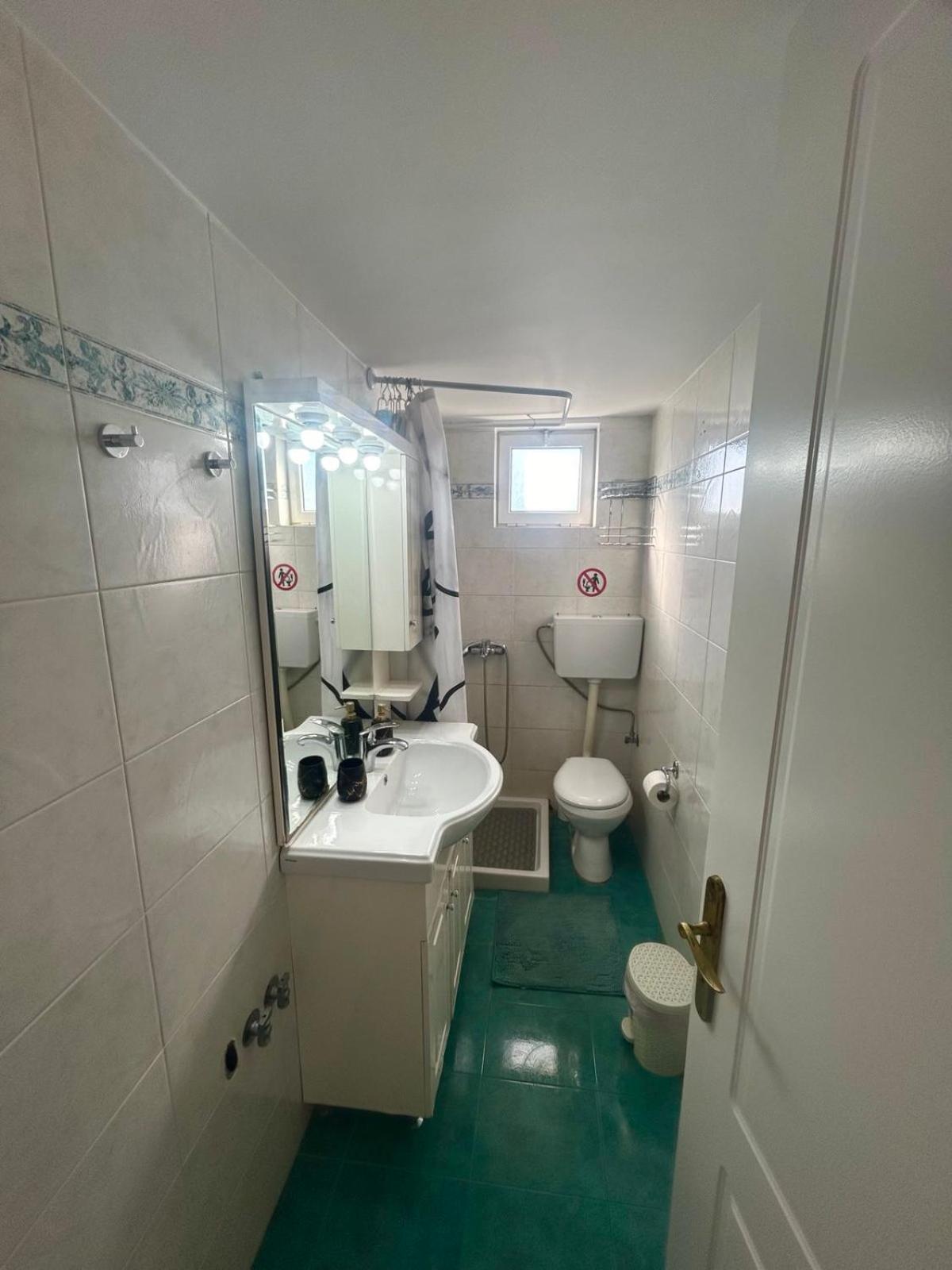 Aktis Apartment Near Airport Artemida  Zewnętrze zdjęcie